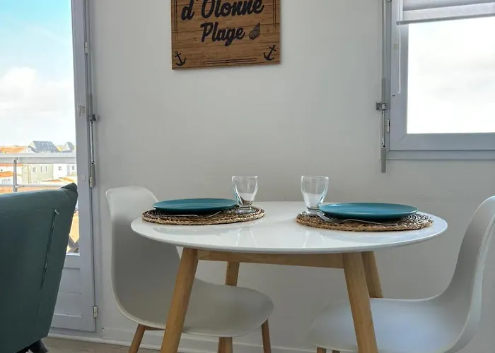 Proche Et Commerces 莱萨布勒-多洛讷