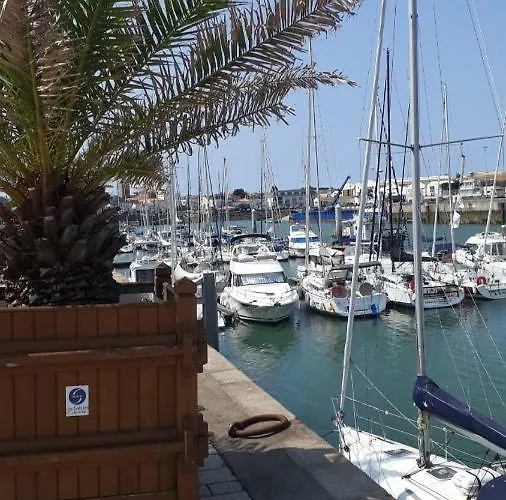 Proche Et Commerces *